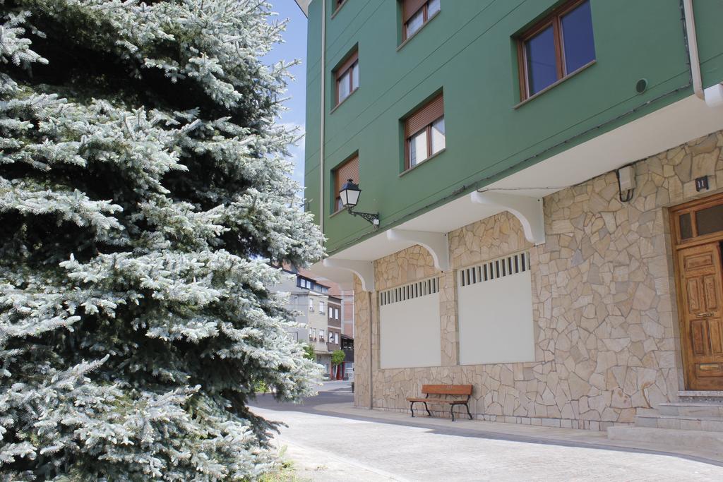 Apartamentos Picea Azul Vega De Espinareda ภายนอก รูปภาพ